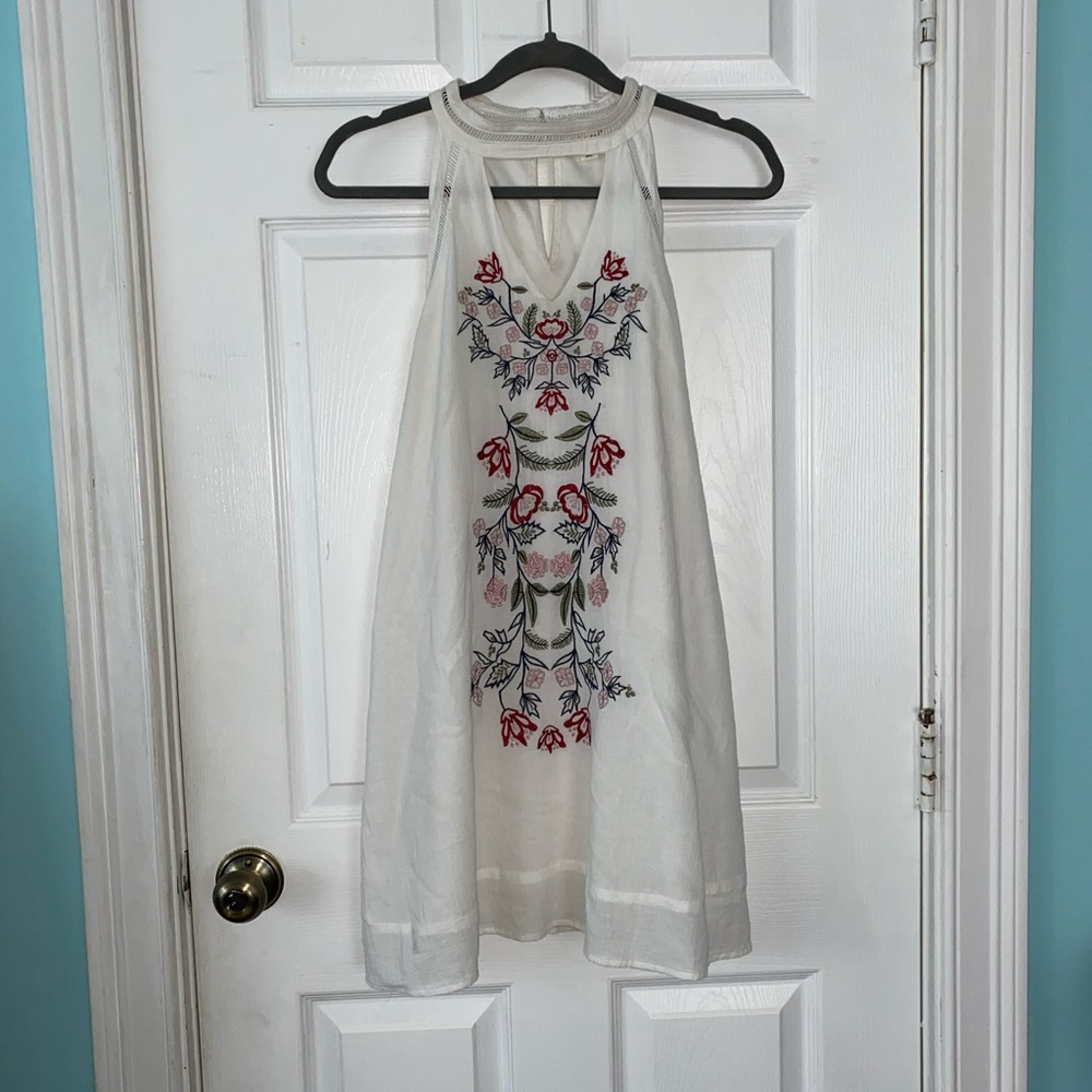 FRANCESCAS White embroidered flowy dress